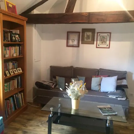 Dans Prieure De Caractere Xviii Siecle 3*